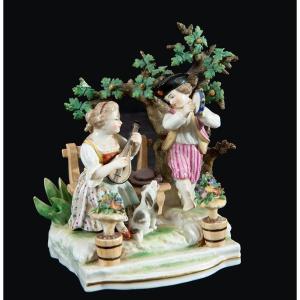 Groupe Sculptural Ancienne En Porcelaine Polychrome De Capodimonte. Naples Début XXe Siècle.