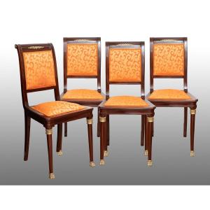 Groupe de quatre chaises anciennes, époque 19ème siècle.