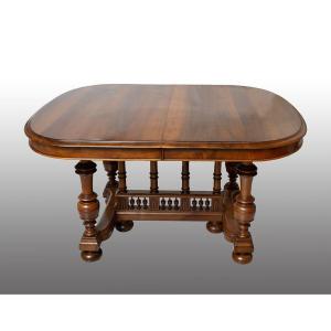 Table à rallonges ancienne Henri II en noyer massif. France XIXe siècle.