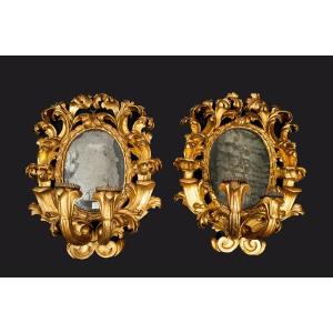 Paire de miroirs ancienne de la fin du XVIIe siècle.