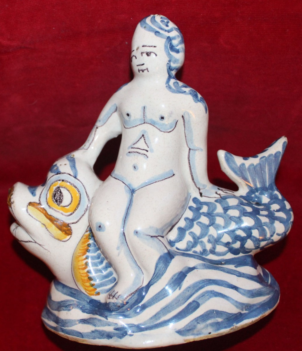 NEVERS XVIIIe siècle (AMPHITRITE sur un DAUPHIN)