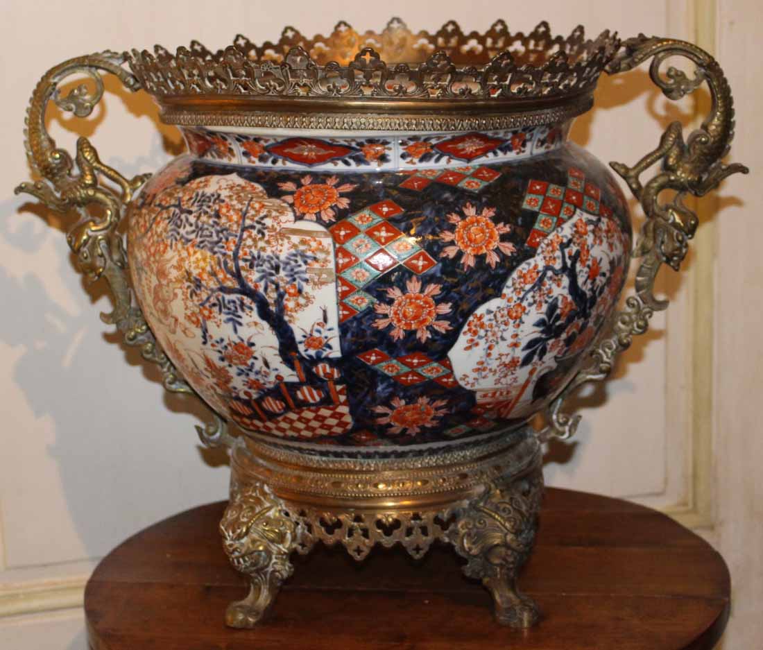 Arita Vasque Style Imari