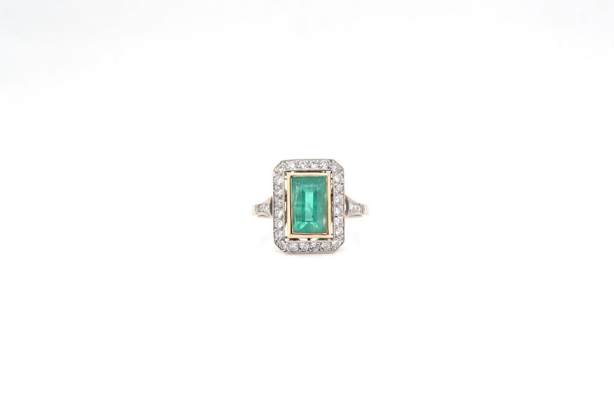 Rectangle Shaped Ring Set With An Emerald-photo-2