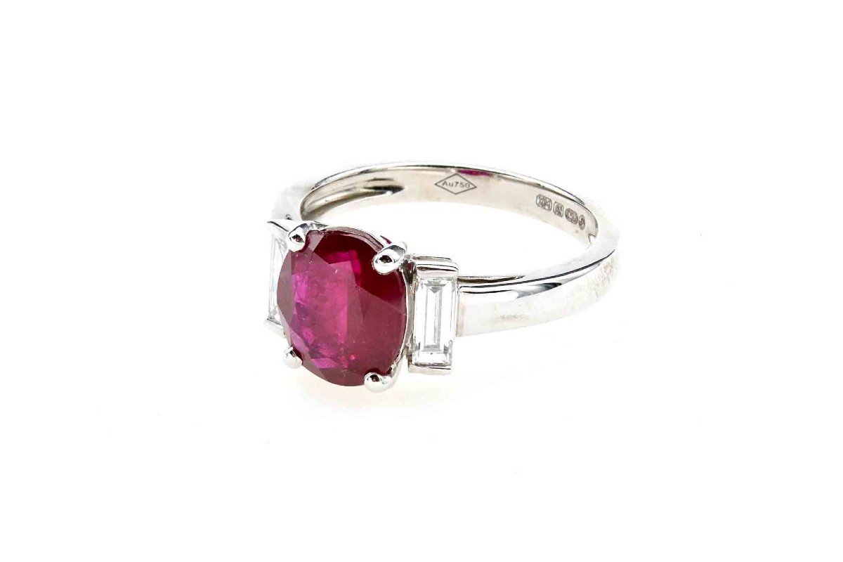 Pretty Ruby And Diamond Ring In 18k White Gold