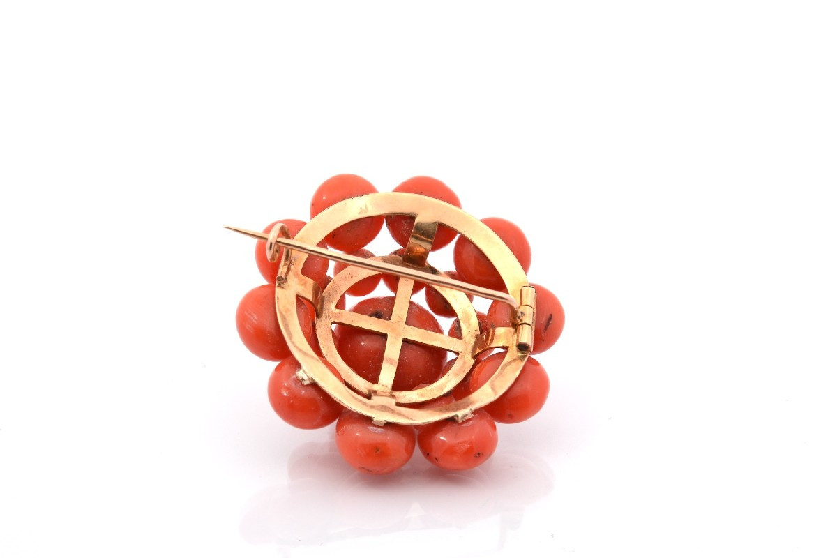 Late 19th Coral And Diamond Brooch In 18k Yellow Gold-photo-3