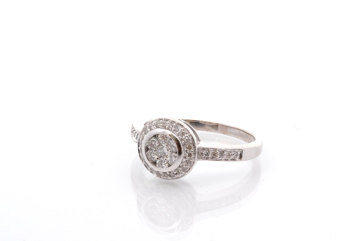 18k White Gold Diamond Ring