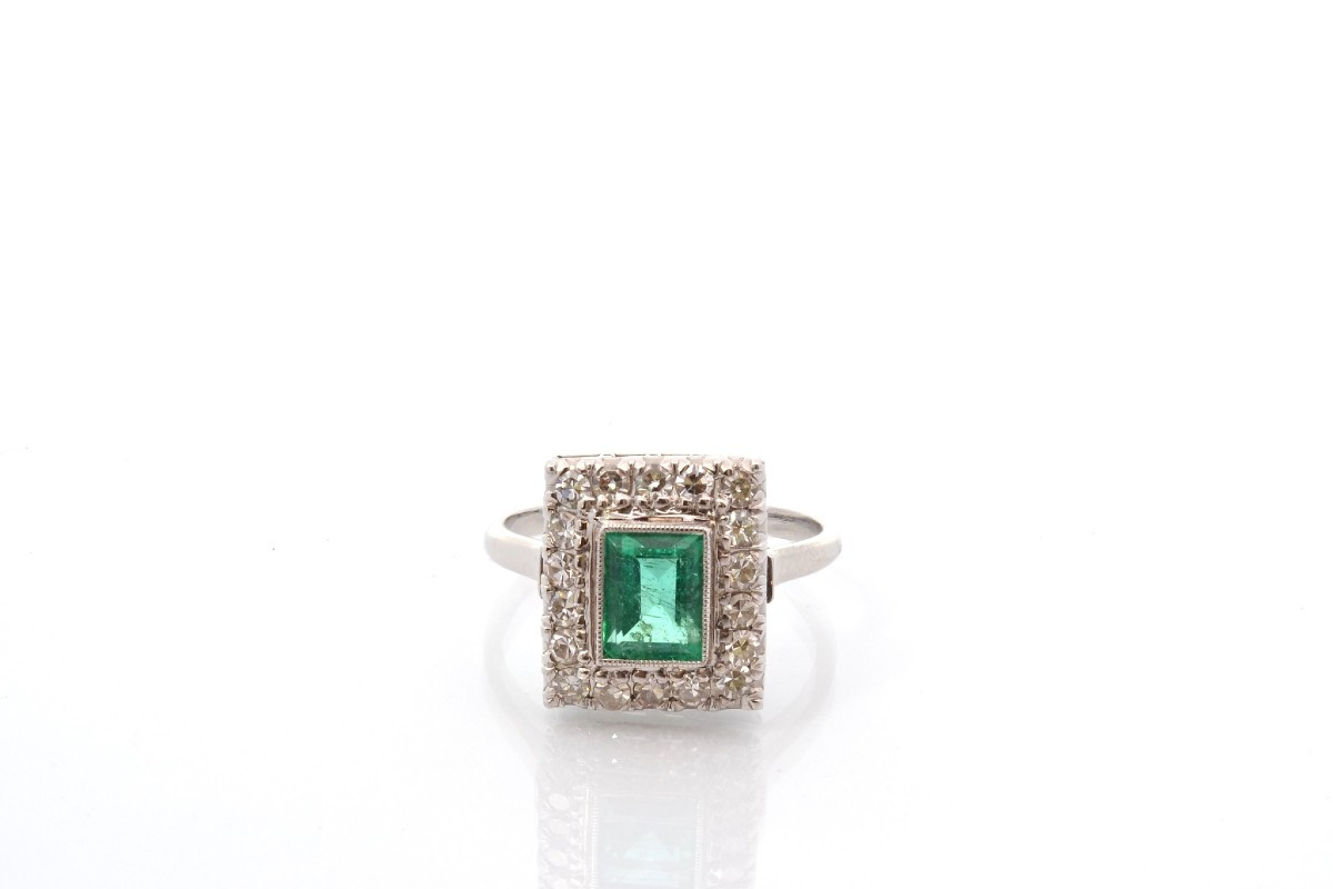 Pre-owned Emerald And Diamond Ring-photo-2