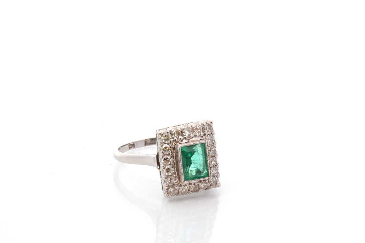 Pre-owned Emerald And Diamond Ring-photo-3