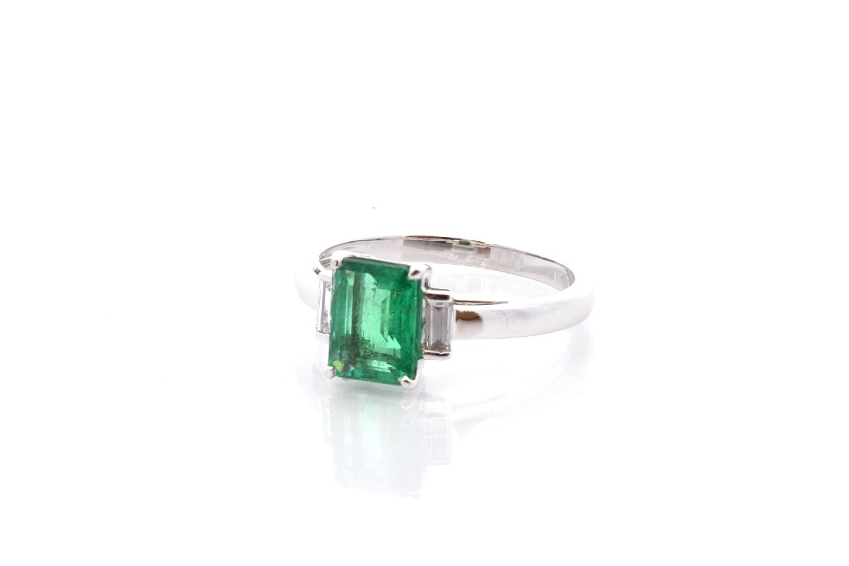 1.40ct Emerald And Diamond Ring