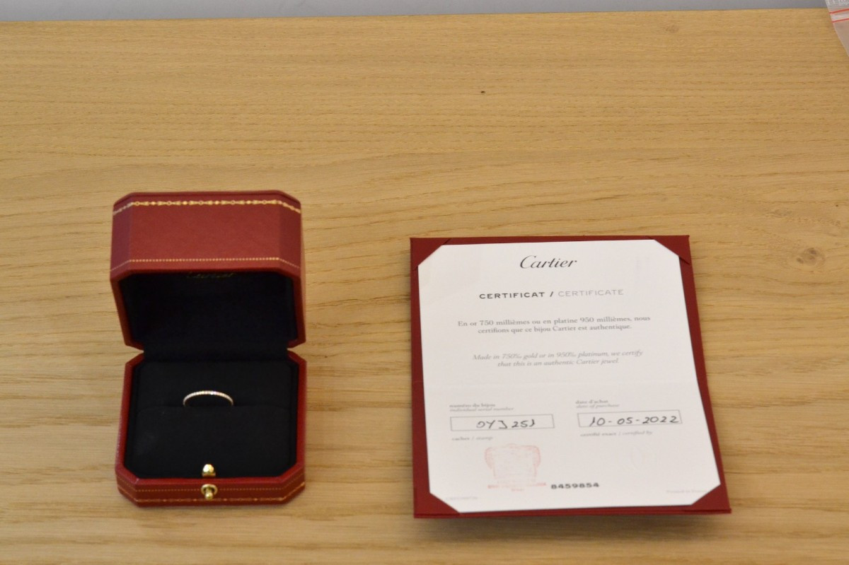 Alliance signée Cartier en or et diamants-photo-1