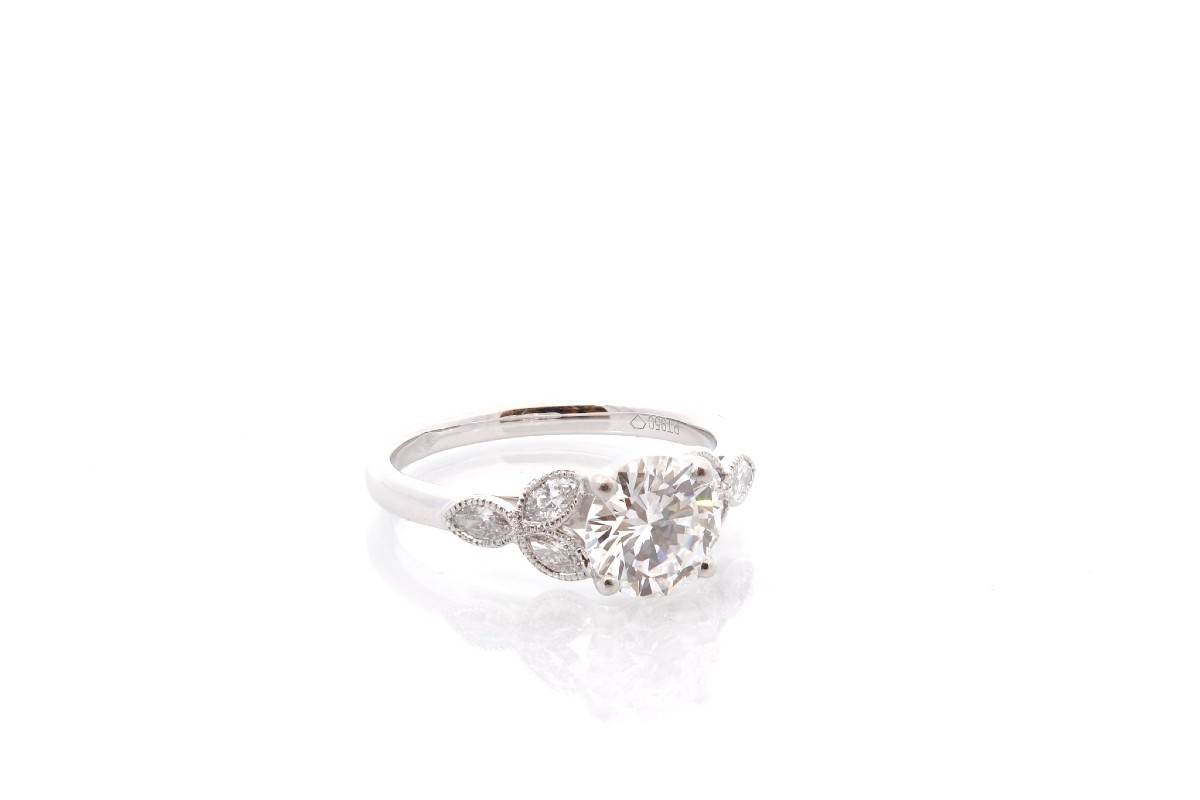 1.37ct F/vs1 Diamond Ring-photo-3