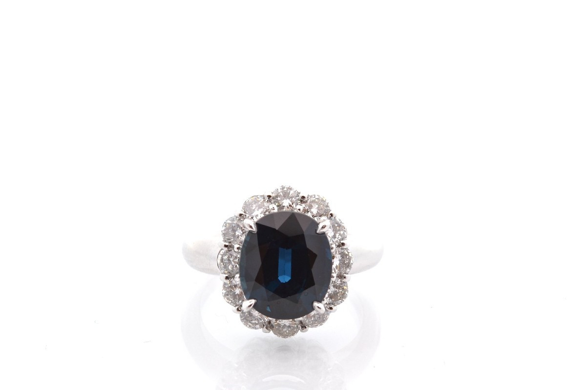 Vintage Sapphire And Diamond Ring In Platinum-photo-2