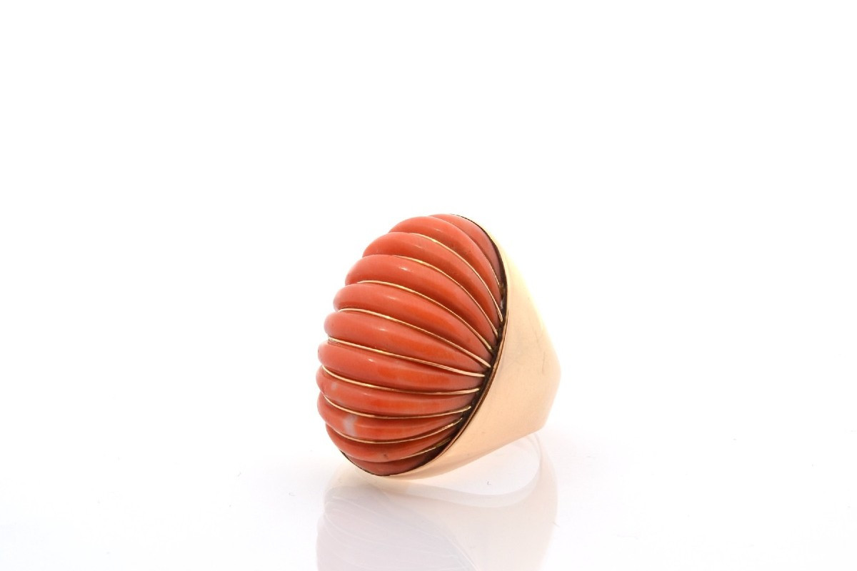 Vintage Coral Ring In 18k Gold