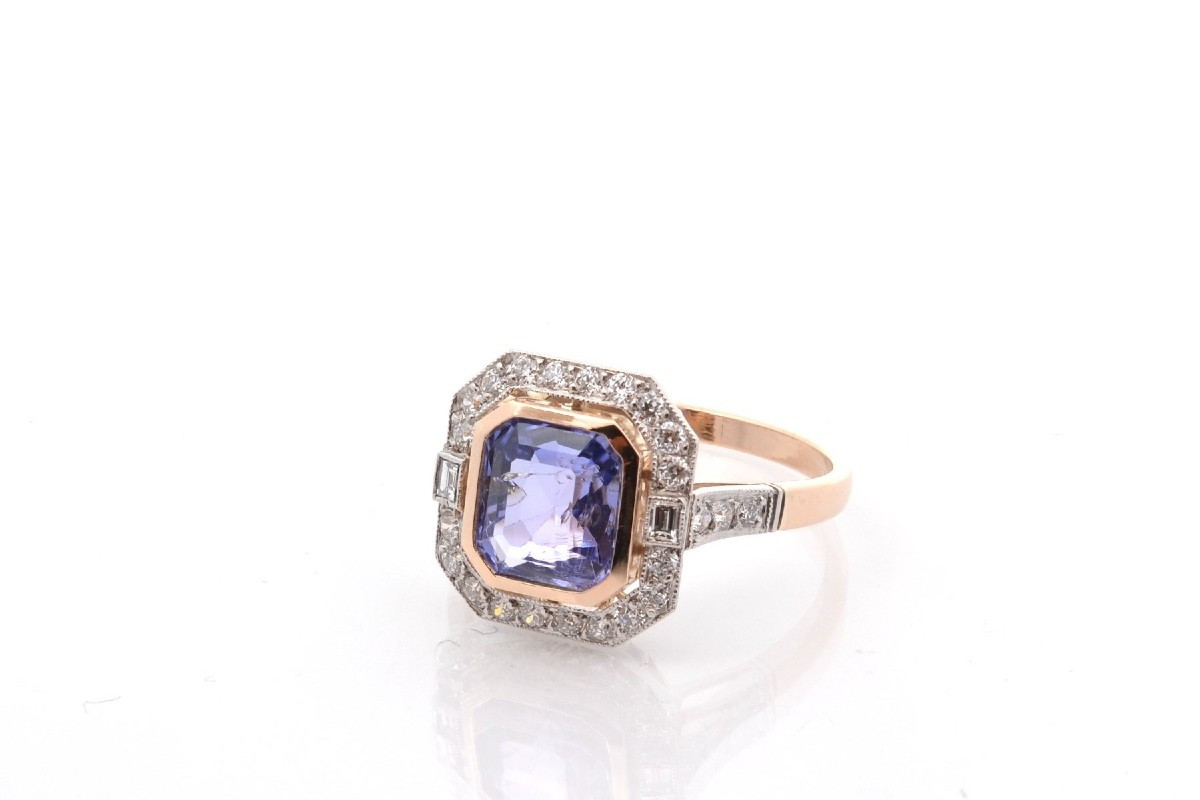 Bague saphir violet de 2,36cts et diamants