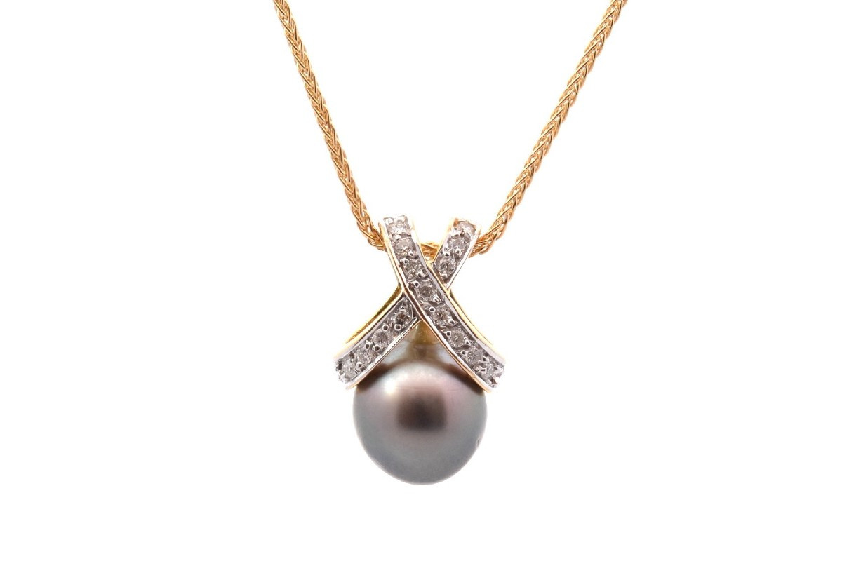 Pendentif perle de culture de Tahitiet diamants en or