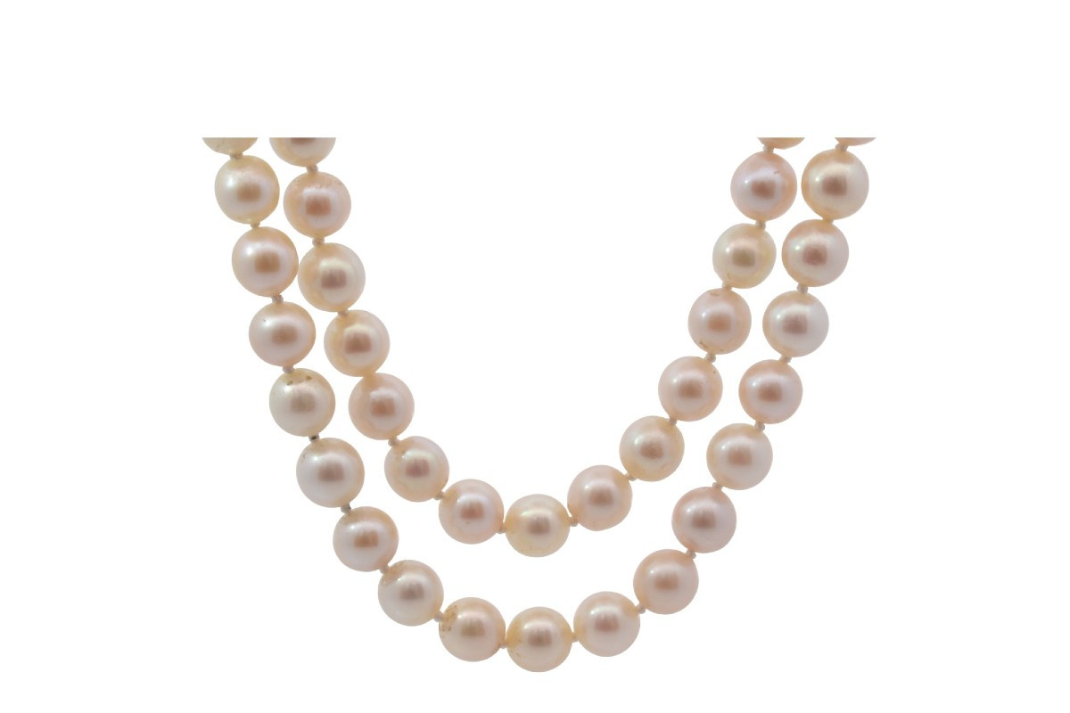 Cultured Pearl Necklace With A Gold And Diamond Clasp-photo-2