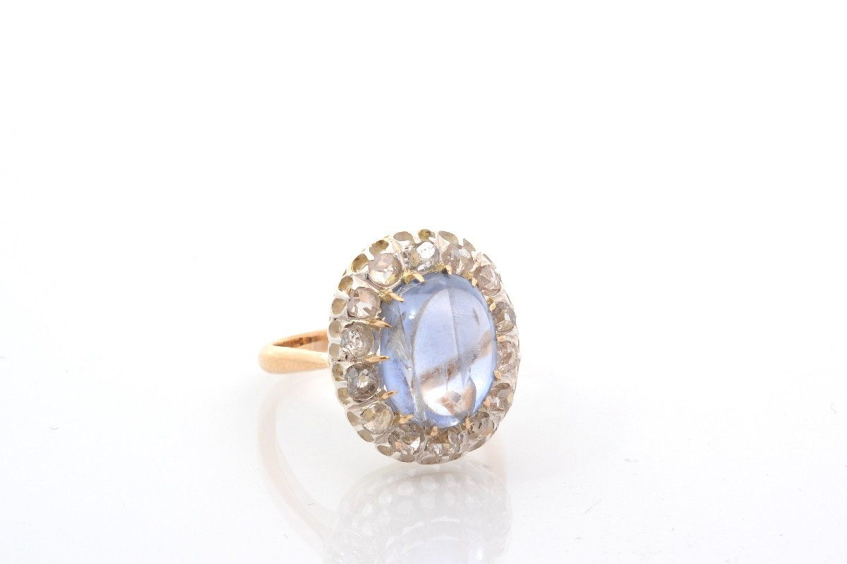 Antique Ring With Cabochon Sapphire And Diamonds-photo-3