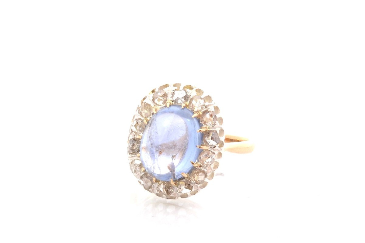 Antique Ring With Cabochon Sapphire And Diamonds