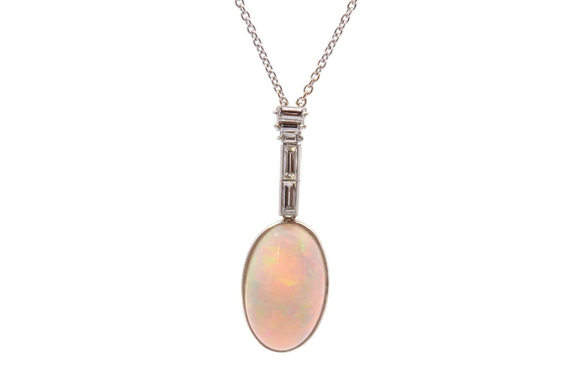 Collier opale de 6,11cts et diamants