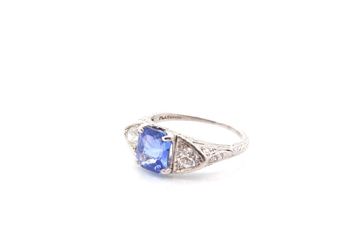 Vintage Sapphire And Diamond Ring