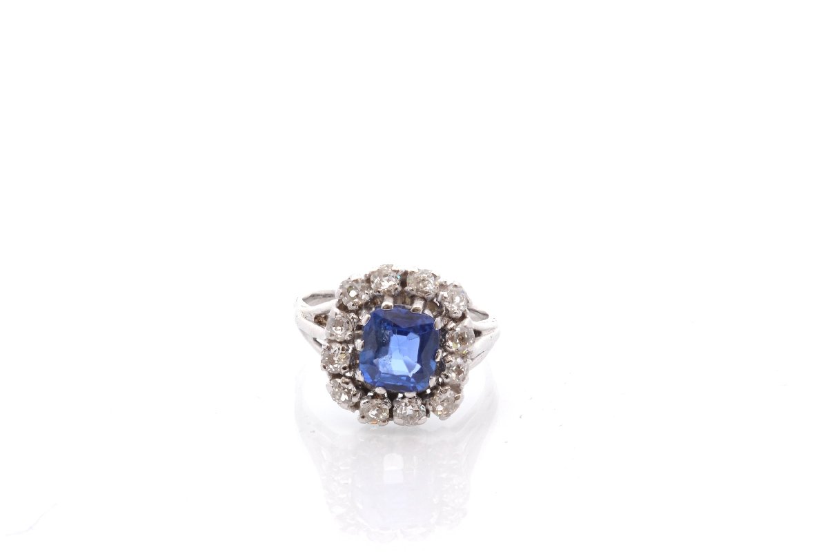 Ring With An Unheated Burmese Sapphire And Diamonds-photo-2