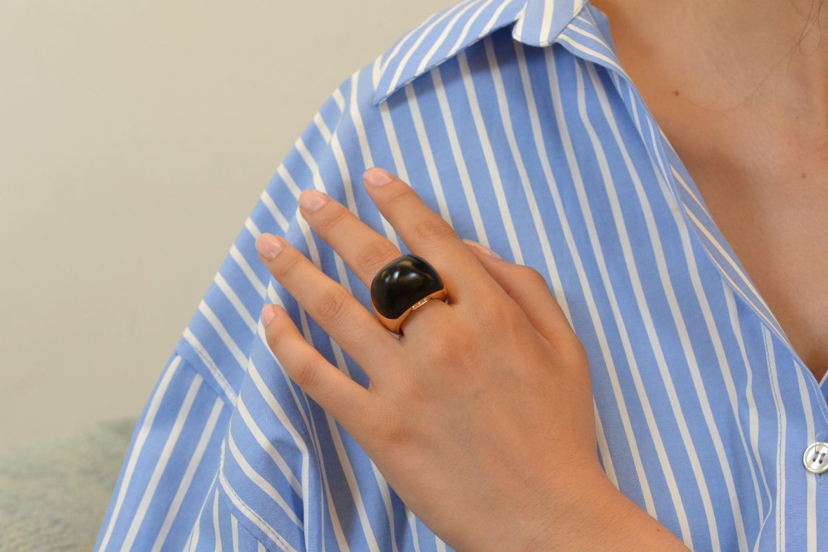 18k Gold Ring With Ebony And Diamonds-photo-1