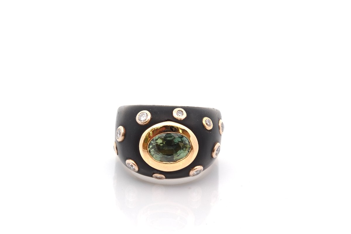 Vintage Ring With A 1.78-carat Green Sapphire