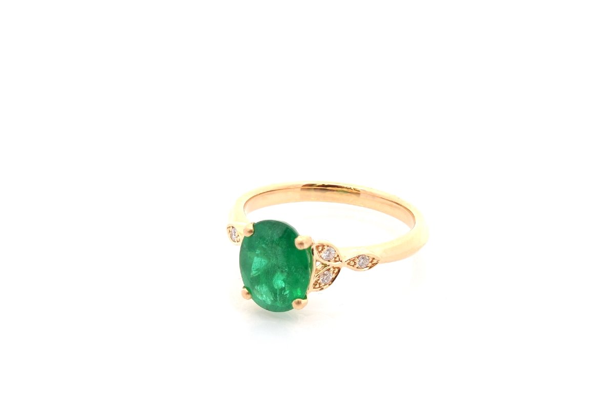 1.87-carat Emerald Ring With Diamonds