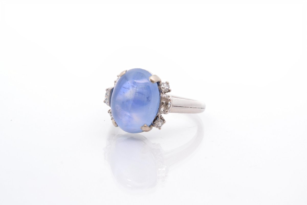 Ring With A 10.16-carat Cabochon Sapphire And Diamonds-photo-2