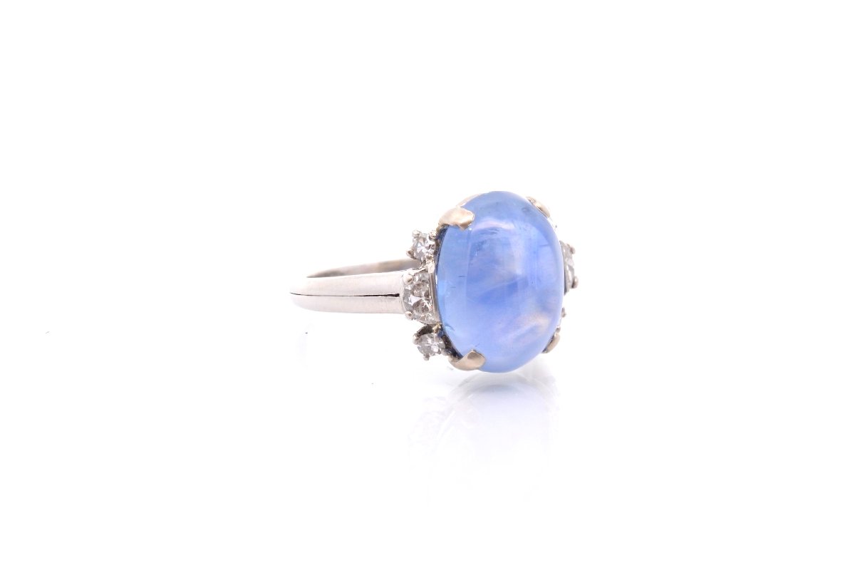 Ring With A 10.16-carat Cabochon Sapphire And Diamonds-photo-3