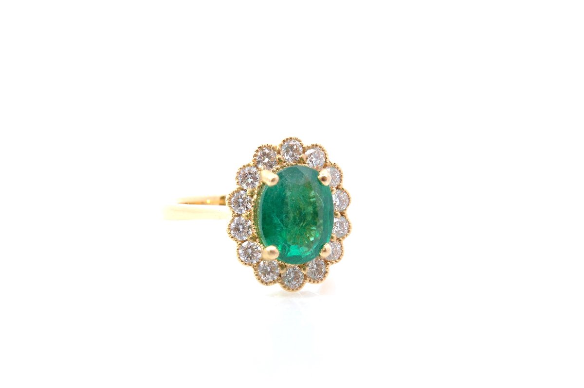 2.45-carat Emerald Ring With Diamonds-photo-3