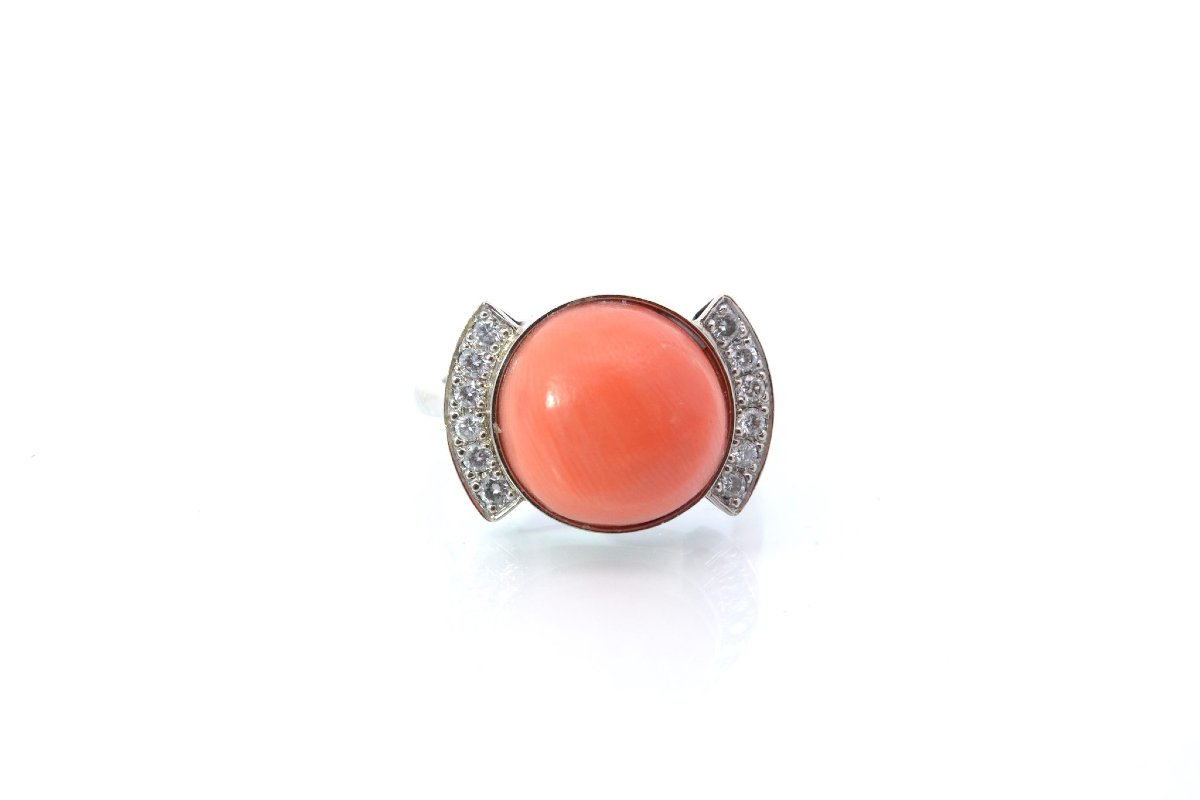 Vintage 18k Gold Coral And Diamond Ring