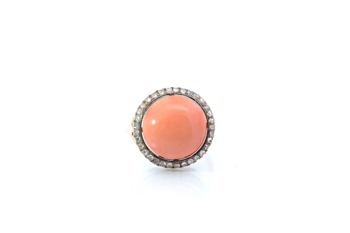 Bague ancienne corail et roses de diamants
