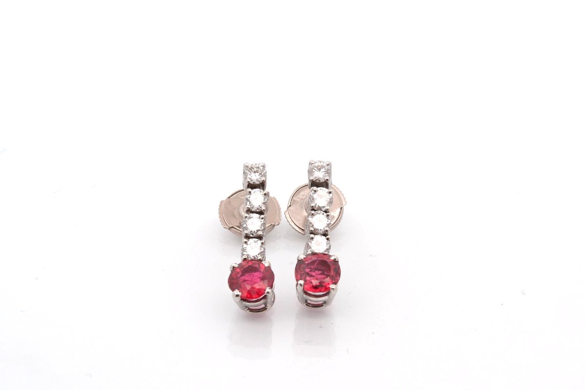 Boucles d’oreilles spinelles et diamants