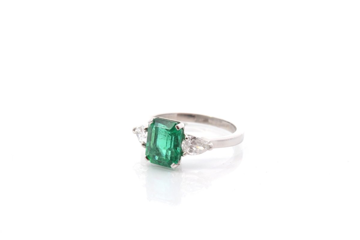 2.23-carat Emerald Ring With Diamonds
