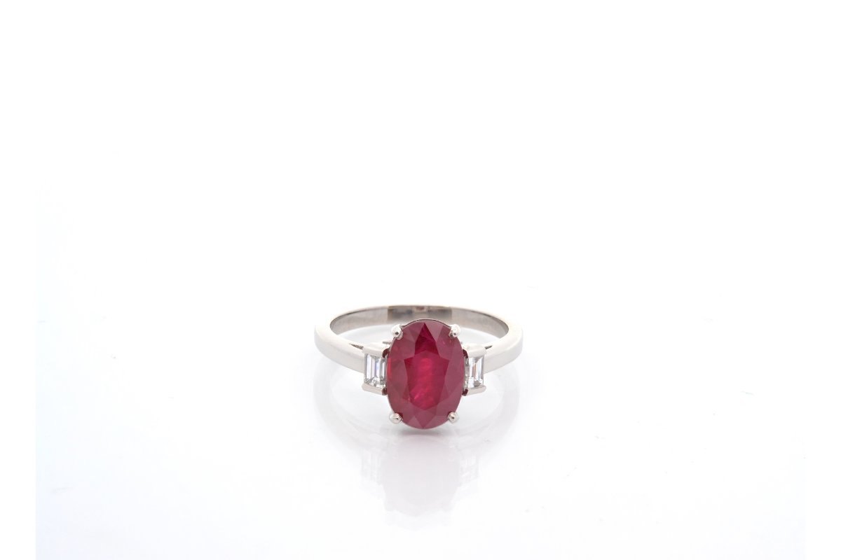 Ring With A 3.13-carat Burmese Ruby And Diamonds-photo-2