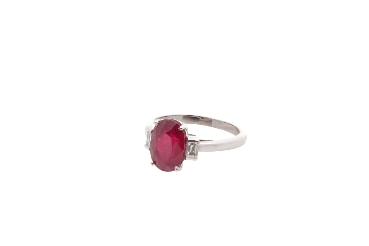 Ring With A 3.13-carat Burmese Ruby And Diamonds