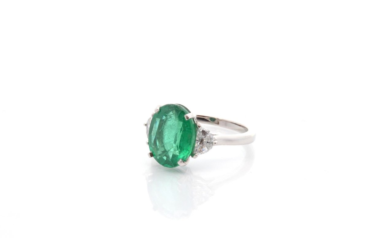 4.26-carat Emerald Ring With Diamonds