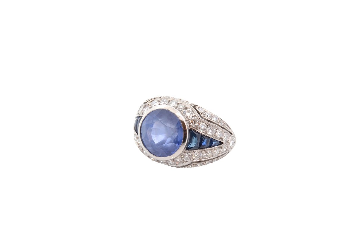 Ring With An 8.13-carat Untreated Sapphire And Diamonds
