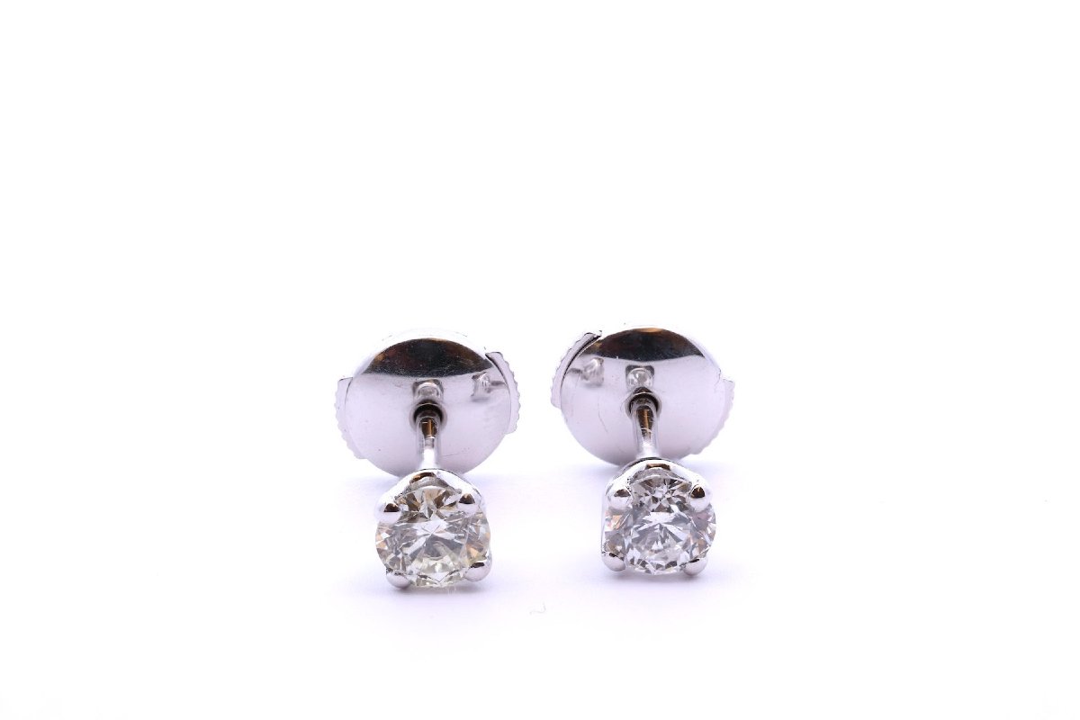 18k Gold And Diamond Stud Earrings