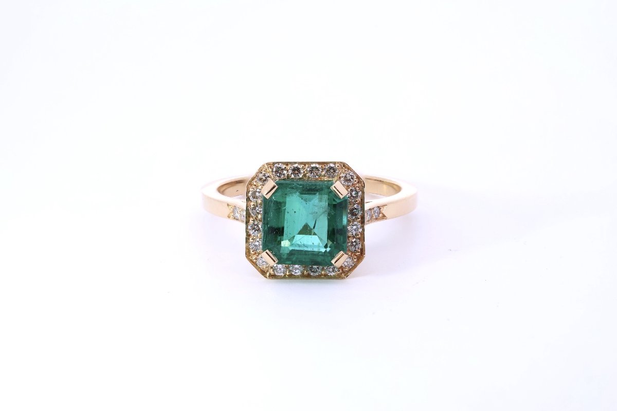 2.39-carat Emerald Ring With Diamonds-photo-2