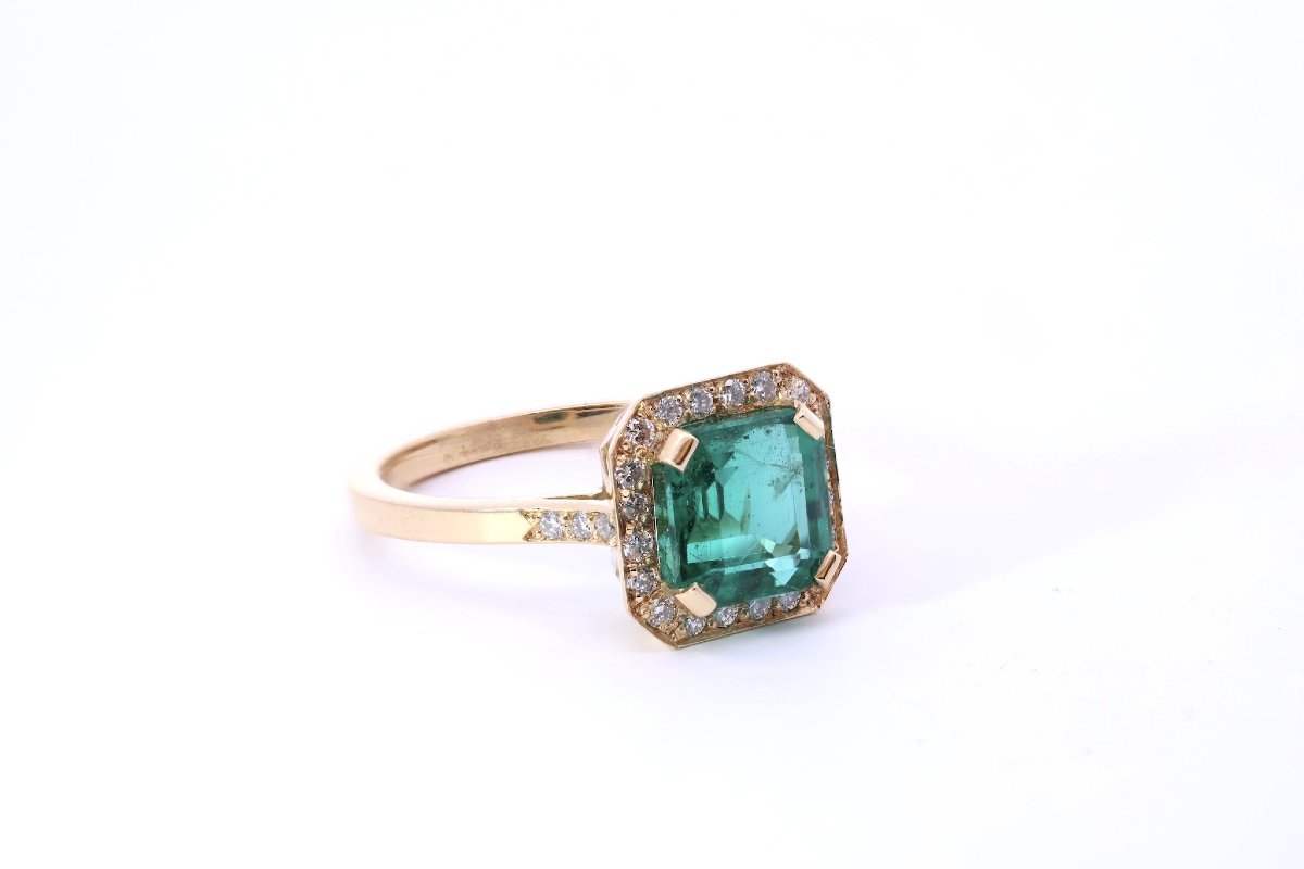 2.39-carat Emerald Ring With Diamonds-photo-3