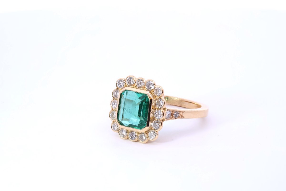 2.50-carat Emerald Ring With Diamonds-photo-2