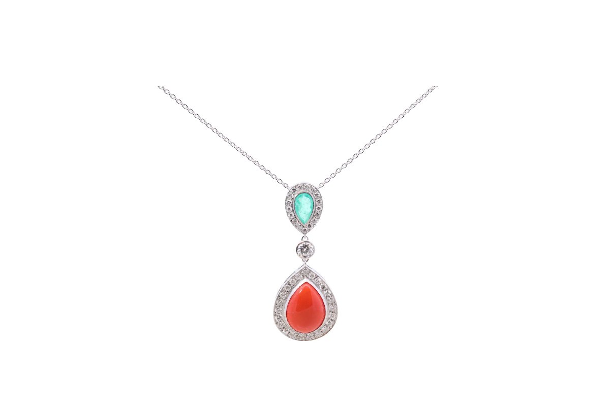 Collier émeraude, diamants et corail
