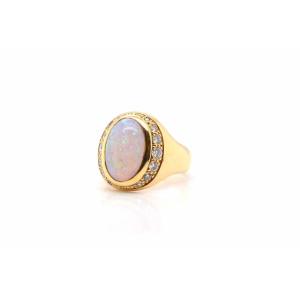 Opal And Diamond Ring In 18k Yellow Gold