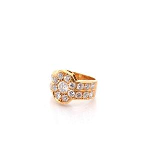 Diamond Ring In 18k Gold