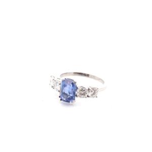 3.04cts Sapphire And Diamonds Ring In Platinum