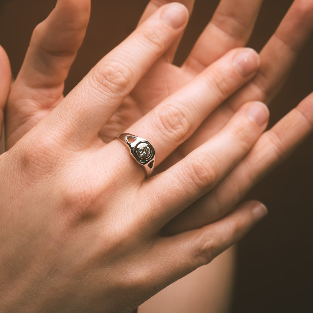 18k White Gold Openwork Diamond Bangle Ring-photo-4