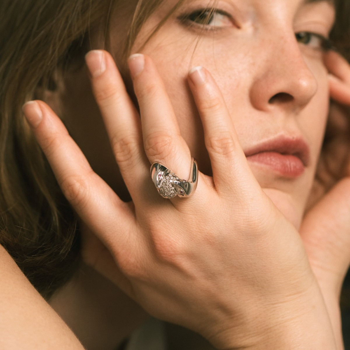 Bague Boucheron « Trouble » en or gris-photo-4