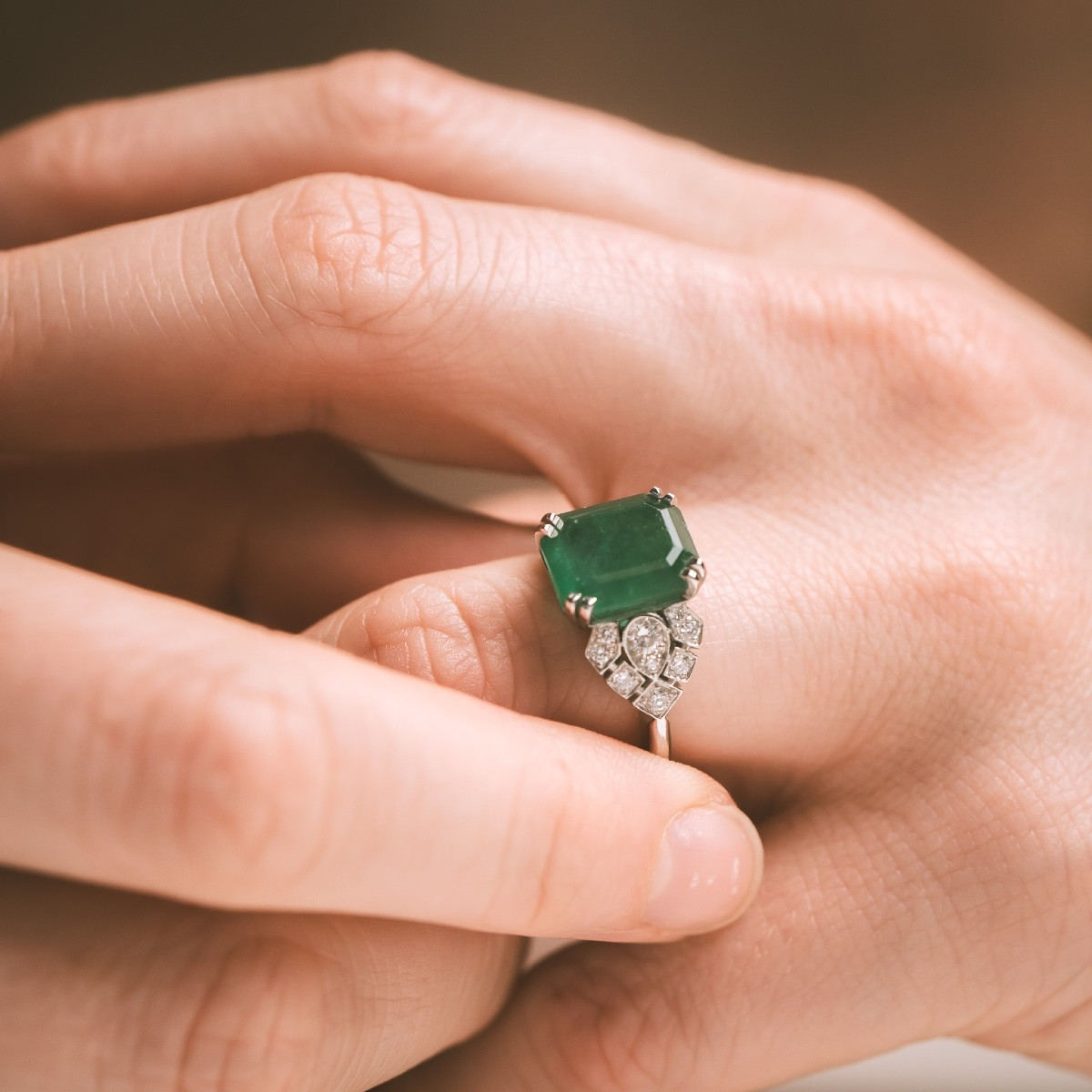  Bague émeraude diamants en platine